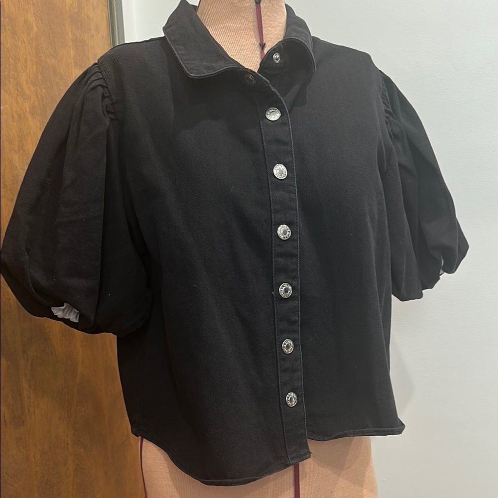 NWT Wednesday's Girl shirt with puff sleeves and vintage buttons in denim Sz XL